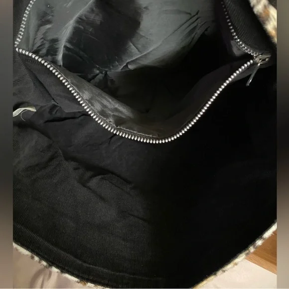 Roxy Leopard Messenger Bag - Picture 6 of 8